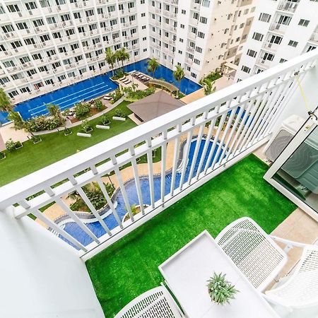 Santiorini At Shore Residences Pasay Exterior photo
